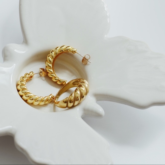 18K Gold Plated Croissant Hoop Earrings - Picture 3 of 9